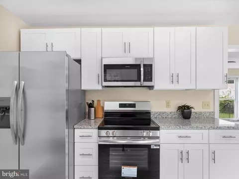 Kitchen - 1117 High St, Cambridge, MD 21613 photo 4 of 6