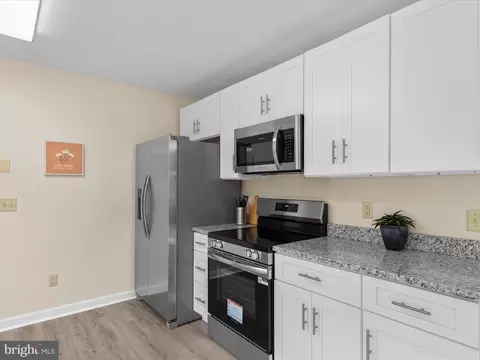 Kitchen - 1117 High St, Cambridge, MD 21613 photo 5 of 6