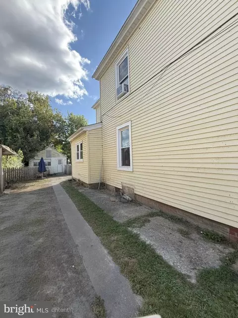 402 Robbins St, Cambridge, MD 21613 photo 2