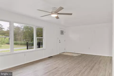 Living - 921 Parsons Dr, Madison, MD 21648 photo 2 of 3