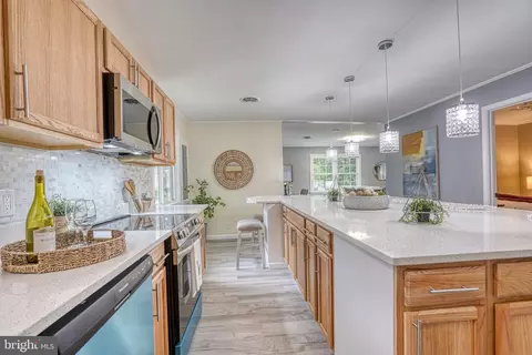 Kitchen - 18 Oak St, Cambridge, MD 21613 photo 5 of 6