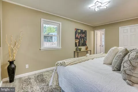 Bedroom - 18 Oak St, Cambridge, MD 21613 photo 8 of 9