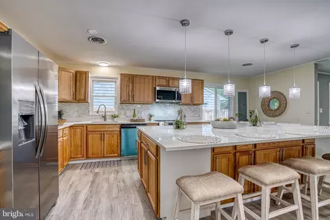 Kitchen - 18 Oak St, Cambridge, MD 21613 photo 4 of 6