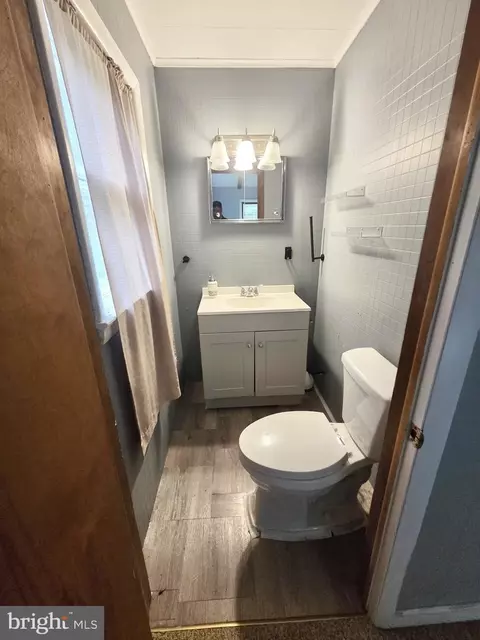Bath - 2250 Key Wallace Dr, Cambridge, MD 21613 photo 1 of 2