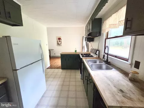 Kitchen - 2250 Key Wallace Dr, Cambridge, MD 21613 photo 1 of 1