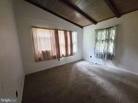 Living - 2250 Key Wallace Dr, Cambridge, MD 21613 photo 3 of 3
