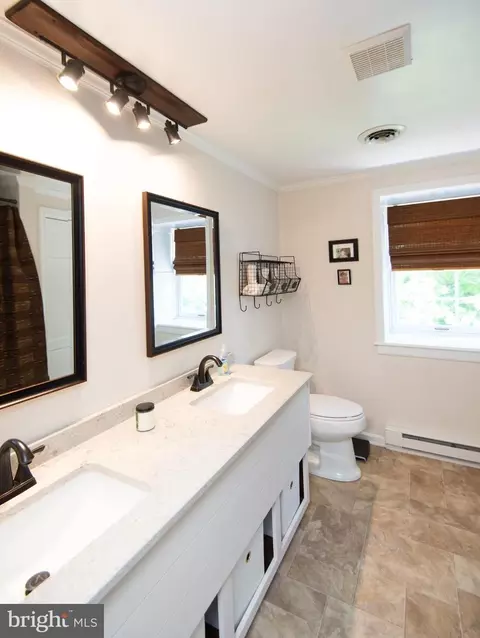 Bath - 11 Shawnee Rd, Cambridge, MD 21613 photo 2 of 2