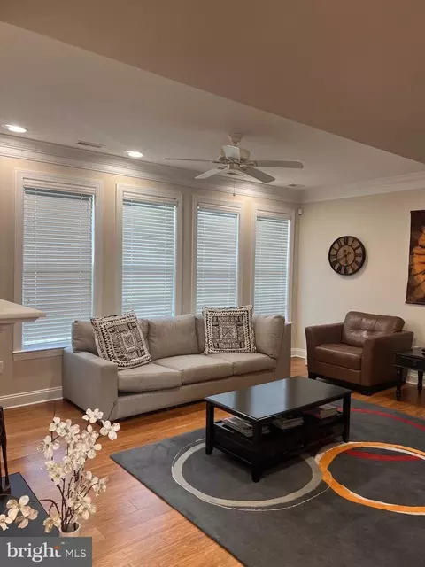 Living - 123 Teal Ln, Cambridge, MD 21613 photo 1 of 2