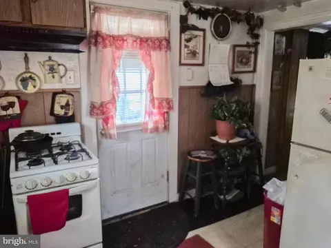 Entry Way - 623 Cross St, Cambridge, MD 21613 photo 3 of 3