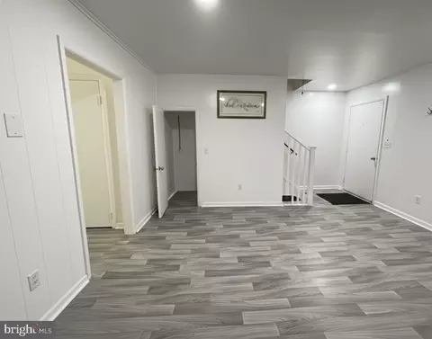 Entry Way - 526 Leonards Ln, Cambridge, MD 21613 photo 3 of 7