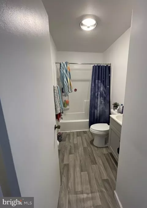 Bath - 526 Leonards Ln, Cambridge, MD 21613 photo 1 of 2