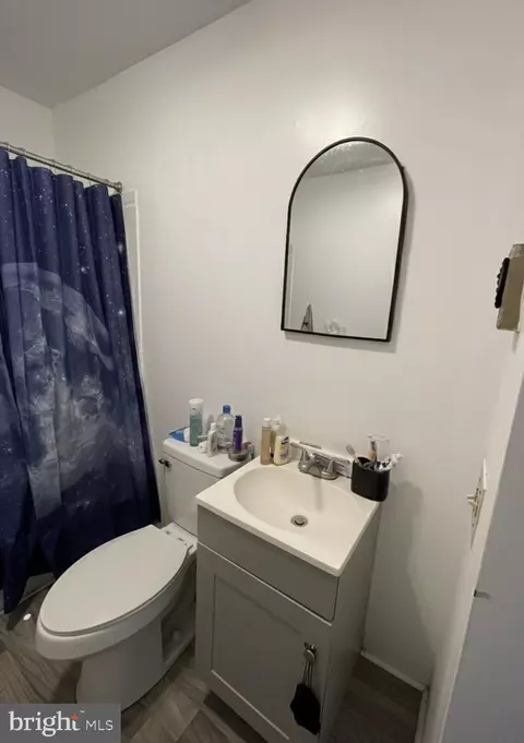 Bath - 526 Leonards Ln, Cambridge, MD 21613 photo 2 of 2
