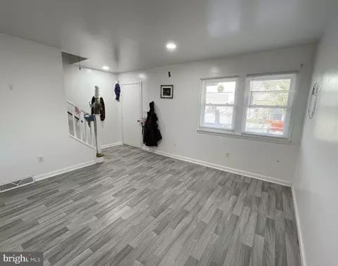 Entry Way - 526 Leonards Ln, Cambridge, MD 21613 photo 4 of 7