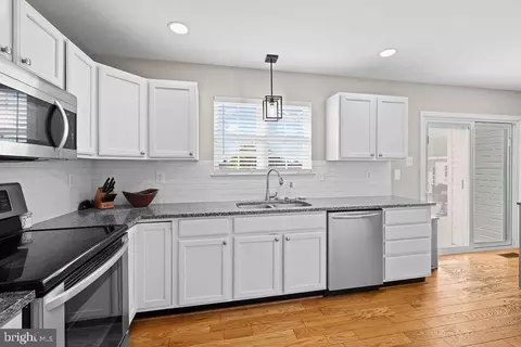 Kitchen - 4445 Rolling Acres Dr, Hurlock, MD 21643 photo 3 of 3