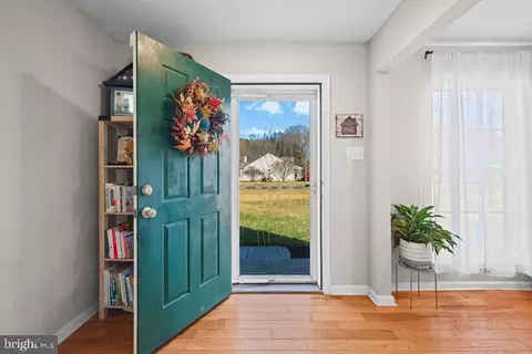 Entry Way - 4445 Rolling Acres Dr, Hurlock, MD 21643 photo 1 of 7