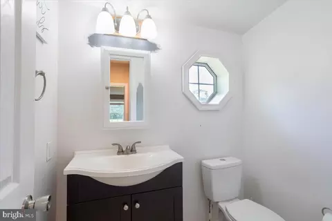 Bath - 4604 Payne Rd, Hurlock, MD 21643 photo 2 of 2