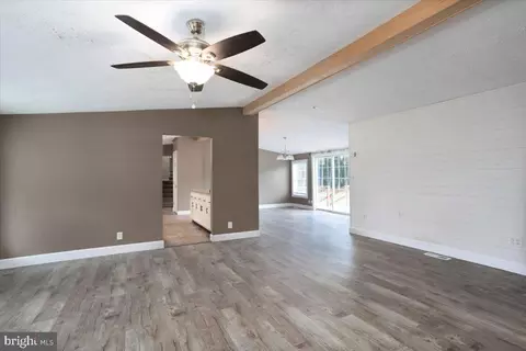 Living - 4604 Payne Rd, Hurlock, MD 21643 photo 2 of 4