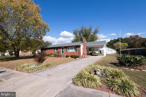 2 Oriole Dr, Cambridge, MD 21613