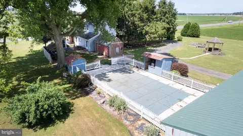 Exterior - 525 Academy St, Hurlock, MD 21643 photo 2 of 11