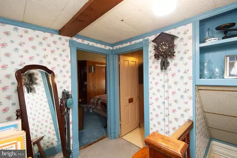 Entry Way - 525 Academy St, Hurlock, MD 21643 photo 5 of 8