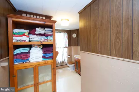 Entry Way - 525 Academy St, Hurlock, MD 21643 photo 6 of 8