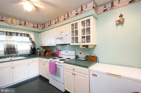 Kitchen - 525 Academy St, Hurlock, MD 21643 photo 1 of 4
