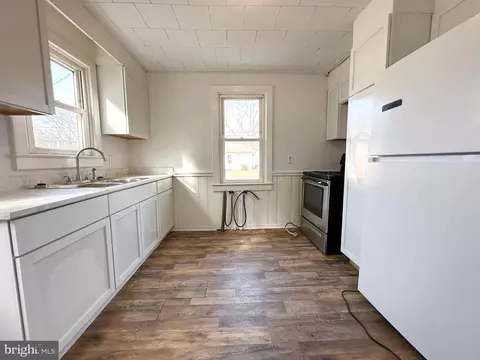 Kitchen - 430 Leonards Ln, Cambridge, MD 21613 photo 1 of 3