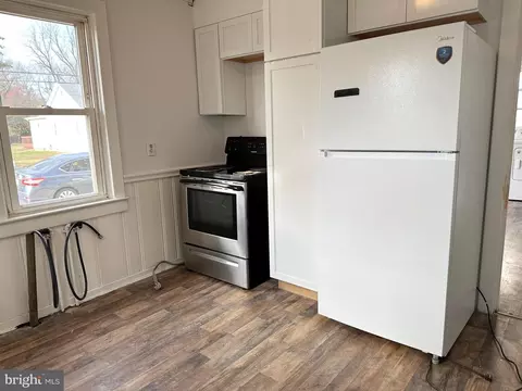 Kitchen - 430 Leonards Ln, Cambridge, MD 21613 photo 2 of 3