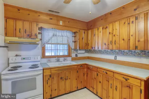 Kitchen - 4215 Preston Rd, Preston, MD 21655 photo 1 of 4