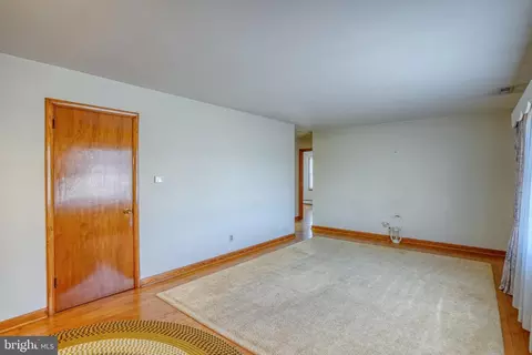 Living - 4215 Preston Rd, Preston, MD 21655 photo 6 of 8