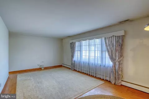 Living - 4215 Preston Rd, Preston, MD 21655 photo 5 of 8