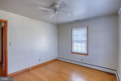 Bedroom - 4215 Preston Rd, Preston, MD 21655 photo 3 of 4