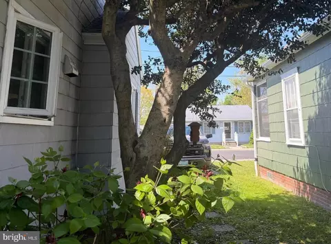 Exterior - 402 Oakley St, Cambridge, MD 21613 photo 3 of 3