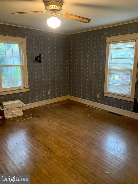 Bedroom - 402 Oakley St, Cambridge, MD 21613 photo 1 of 2