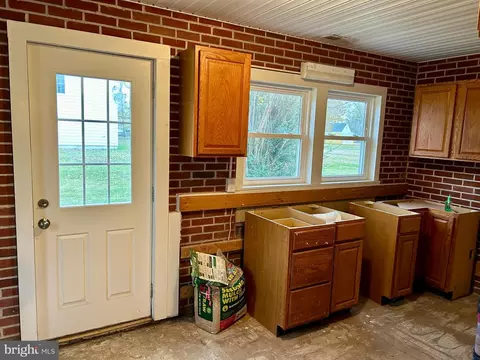 Entry Way - 311 E Appleby Ave, Cambridge, MD 21613 photo 1 of 4