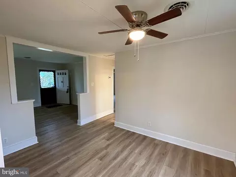 Living - 311 E Appleby Ave, Cambridge, MD 21613 photo 9 of 14
