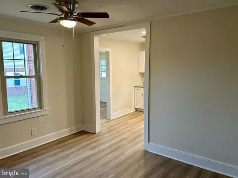 Living - 311 E Appleby Ave, Cambridge, MD 21613 photo 8 of 14
