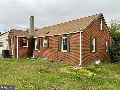 Exterior - 311 E Appleby Ave, Cambridge, MD 21613 photo 4 of 6