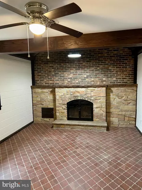 Living - 311 E Appleby Ave, Cambridge, MD 21613 photo 5 of 14