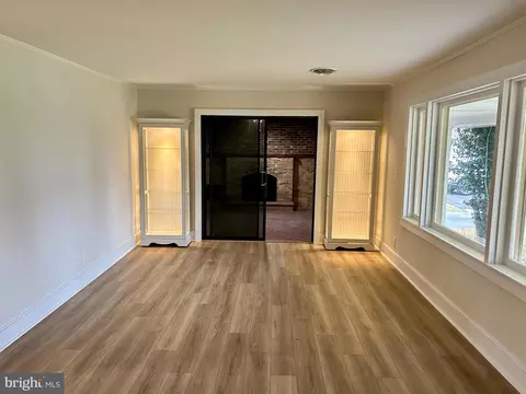 Living - 311 E Appleby Ave, Cambridge, MD 21613 photo 1 of 14