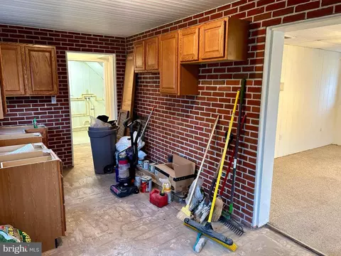 Entry Way - 311 E Appleby Ave, Cambridge, MD 21613 photo 2 of 4