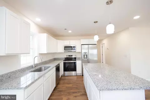 Kitchen - 406 Charles St, Hurlock, MD 21643 photo 1 of 2