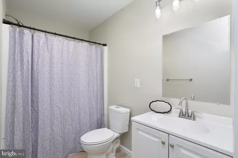 Bath - 1304 Rainbow Ave, Cambridge, MD 21613 photo 1 of 1