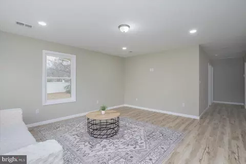 Entry Way - 1304 Rainbow Ave, Cambridge, MD 21613 photo 1 of 1