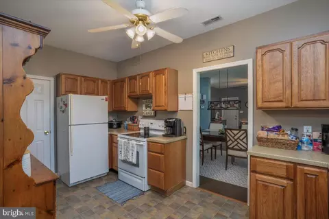 Entry Way - 312 Charles St, Hurlock, MD 21643 photo 3 of 3