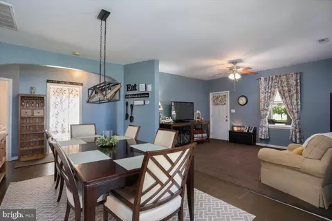 Entry Way - 312 Charles St, Hurlock, MD 21643 photo 2 of 3