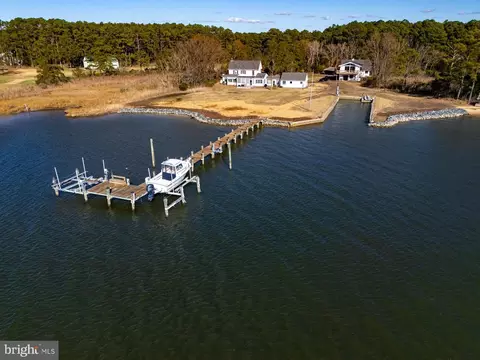 1308 Town Point Rd, Cambridge, MD 21613
