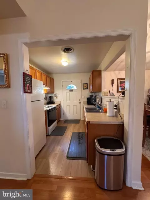 Kitchen - 606 Edgewood Ave, Cambridge, MD 21613 photo 3 of 3