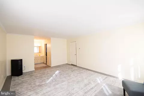 Living - 807 Bayly Rd, Cambridge, MD 21613 photo 4 of 4