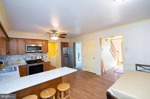 Entry Way - 807 Bayly Rd, Cambridge, MD 21613 photo 2 of 5